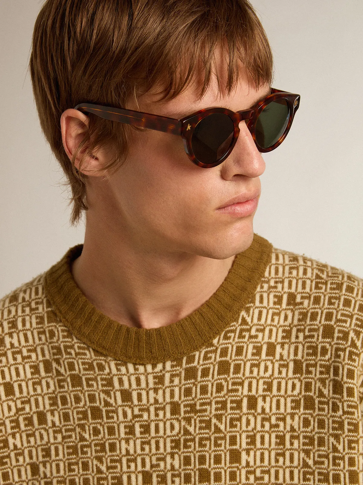 Round-neck sweater with olive-green jacquard lettering motif